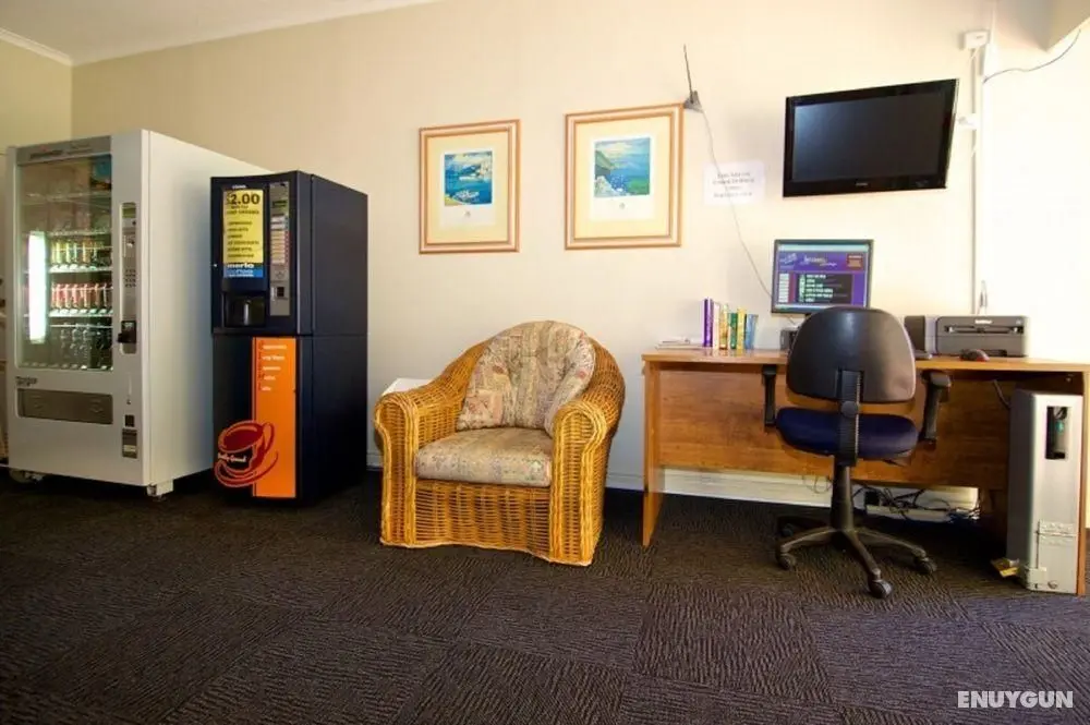 Surf Regency - Genel