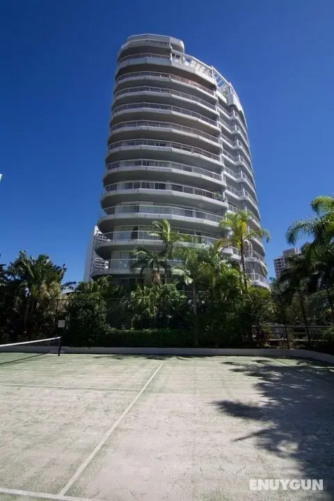 Surfers Mayfair - Öne Çıkan Resim
