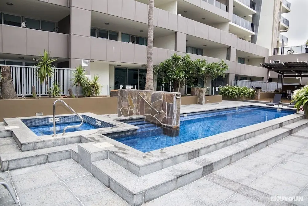 Surfers Paradise Suite with Pool and Spa - Öne Çıkan Resim