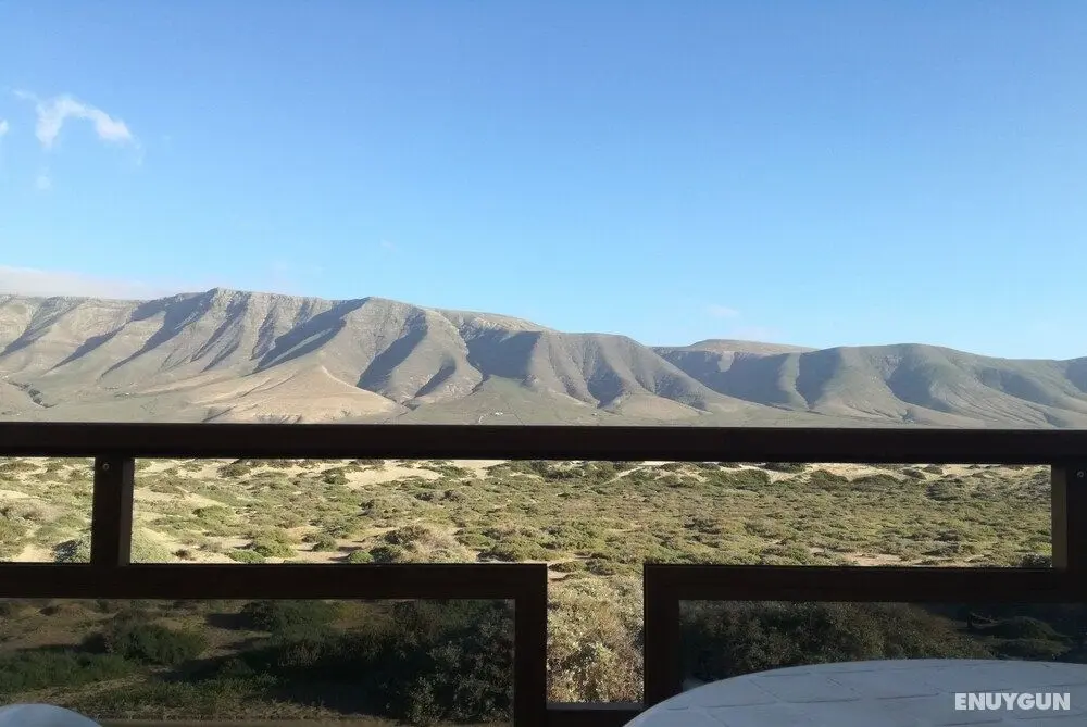 Surfhouse Hostel Famara - Dış Mekan