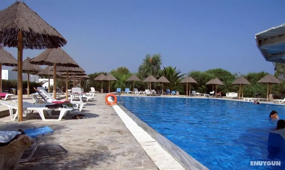 Surfing Beach Village - Öne Çıkan Resim