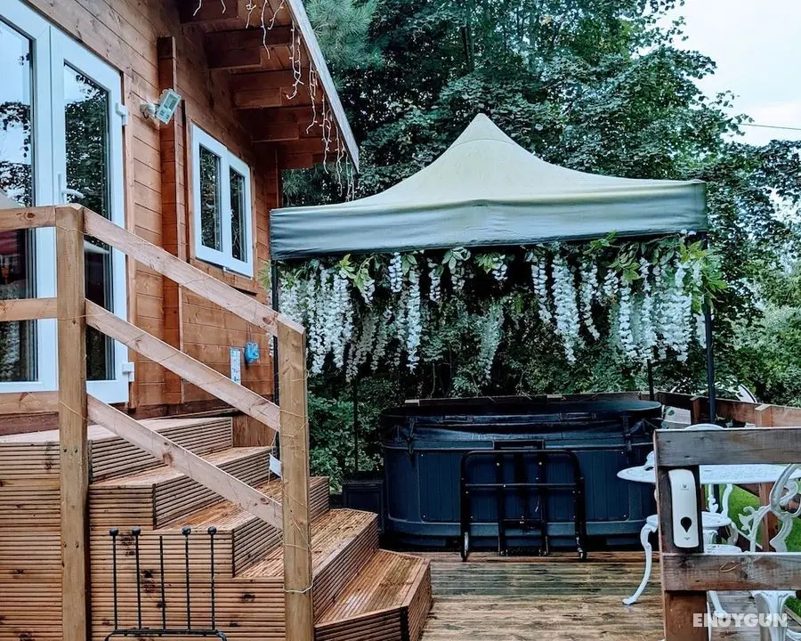 Swan Lodge With Hot Tub, Sauna and Treatments - Öne Çıkan Resim