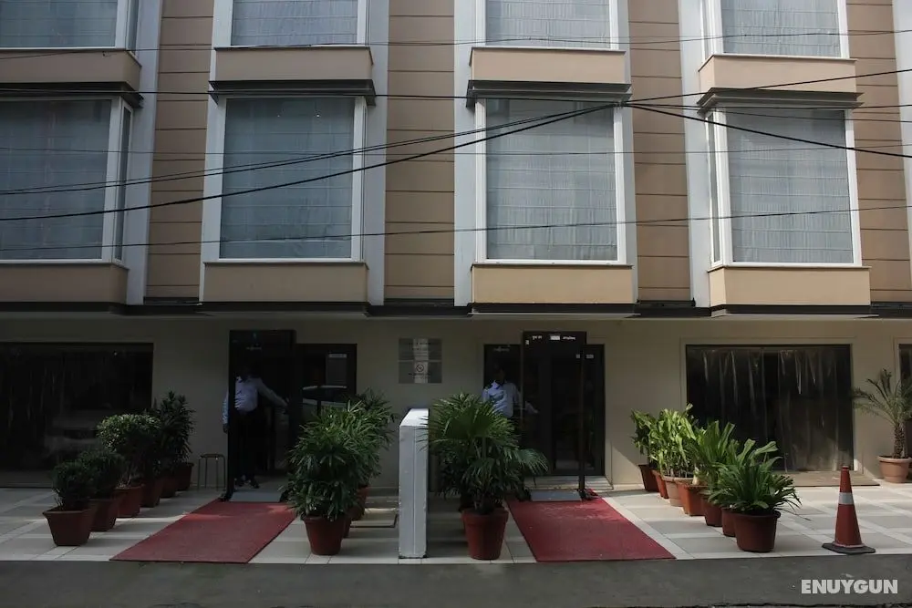 Hotel Swati Deluxe - Dış Mekan