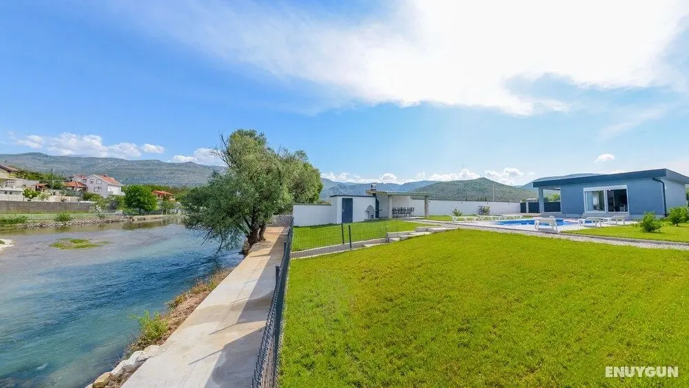 Sweet Retreat-Buna Riverside with pool - Dış Mekanlar