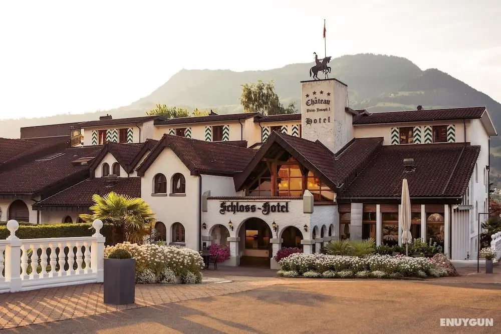 Swiss-Chalet Merlischachen - Romantik Schloss-Hotel am See - Öne Çıkan Resim
