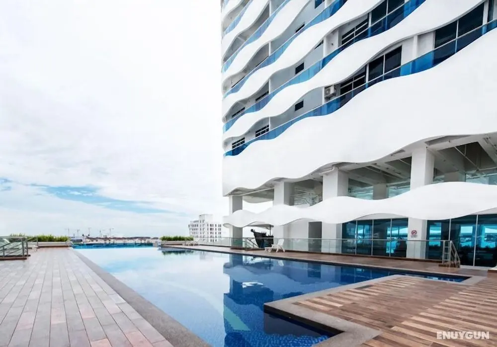 Symphony Suite Malacca - Havuz
