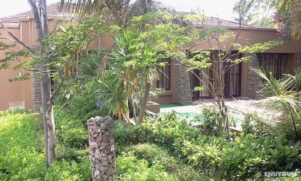 T.Recall Guest House - Dış Mekanlar