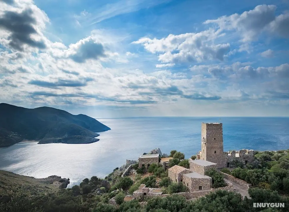 Tainaron Blue Retreat - Öne Çıkan Resim