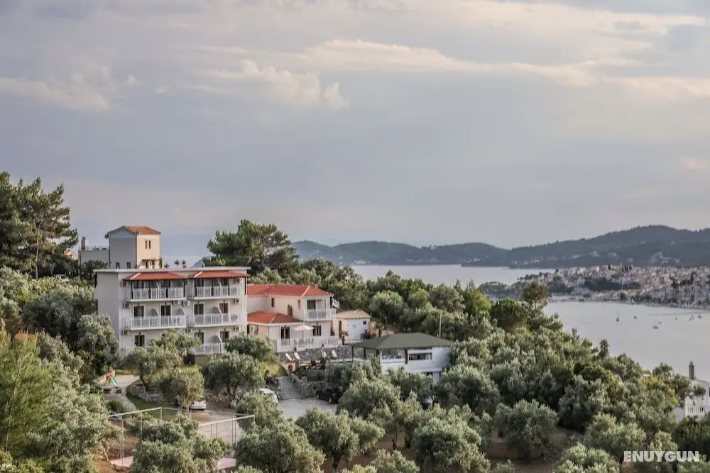Takis Studios - Dış Mekan
