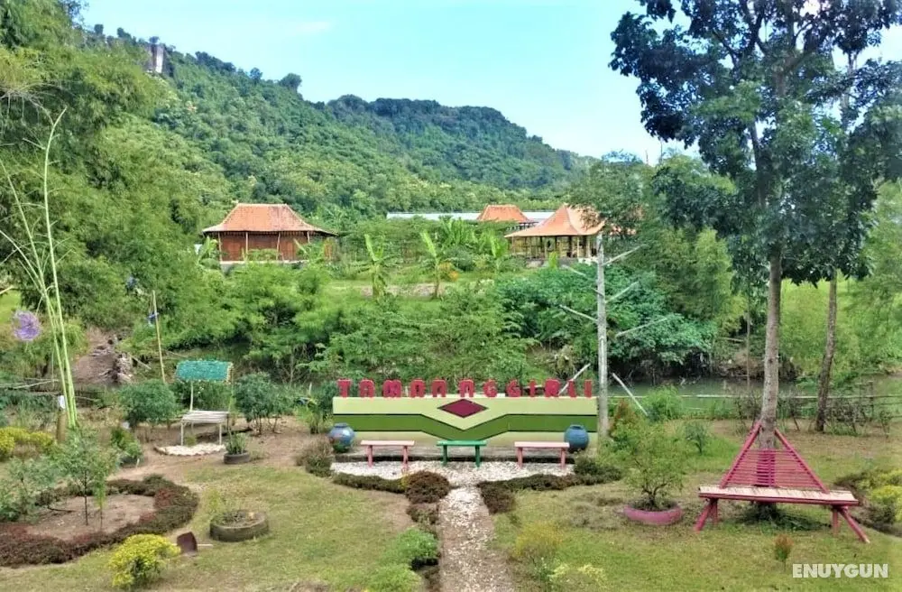 Taman Nggirli Camping & Play Ground - Öne Çıkan Resim