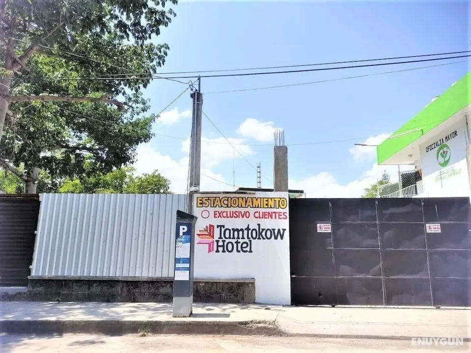 Hotel Tamtokow - Otopark