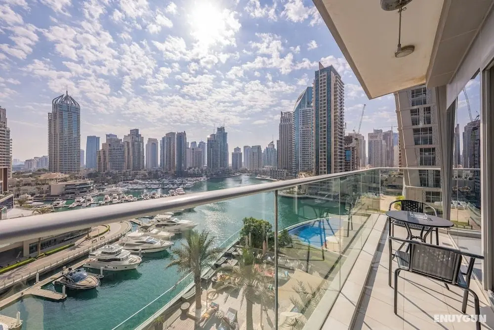 Tanin - Luxury Waterfront Apt with Stunning Marina Views - Oda Manzaraları