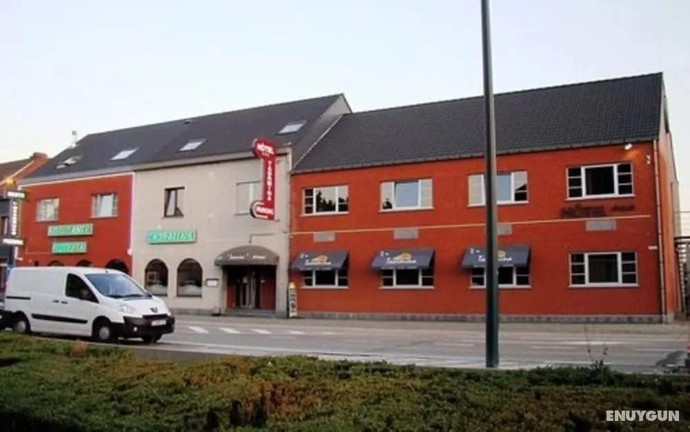 Hotel Taormina Brussels Airport - Dış Mekan