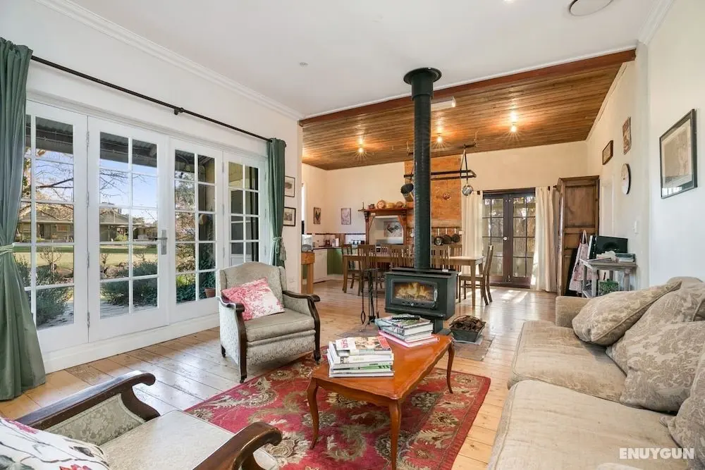Taradale House Estate - Öne Çıkan Resim