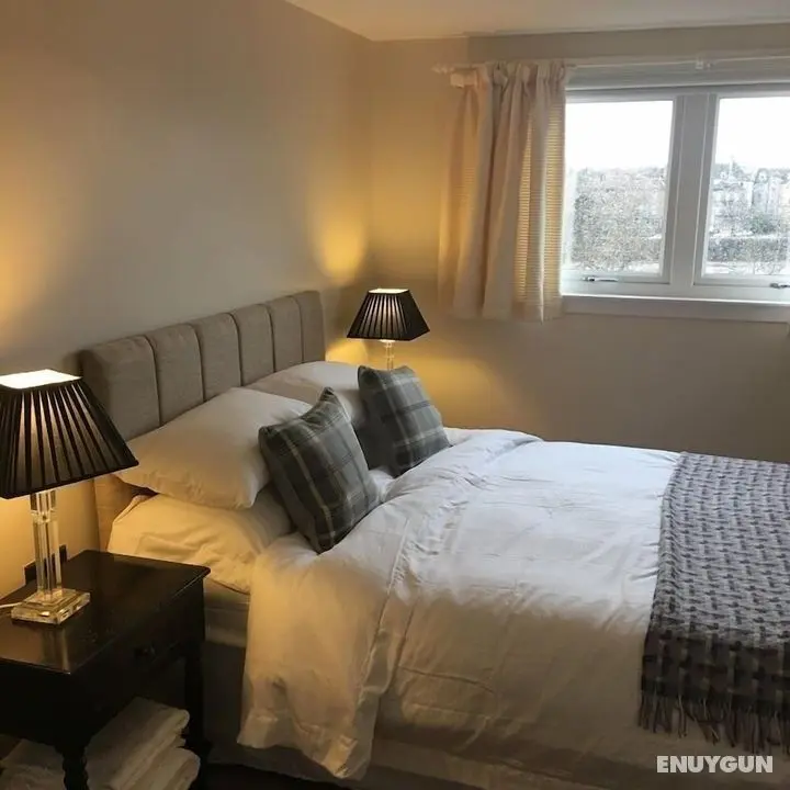 Tay Pearls - Tay Chambers Apartment - Öne Çıkan Resim
