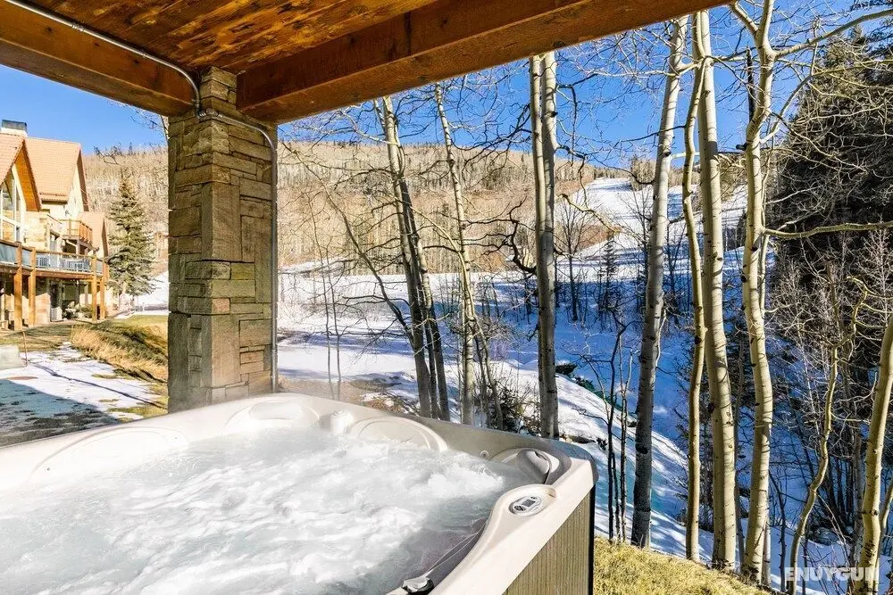 Telemark A by Avantstay Ski In/ Ski Out at the Heart of Mountain Village w/ Hot Tub! - Havuz