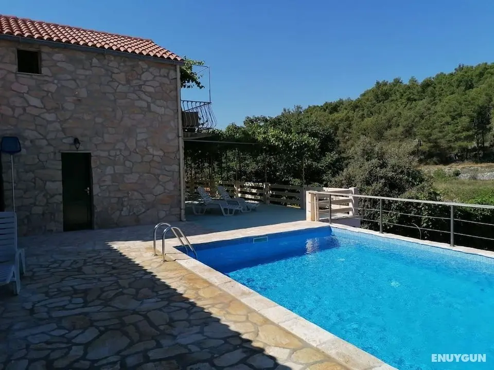 Tennis court and outdoor pool villa - Öne Çıkan Resim
