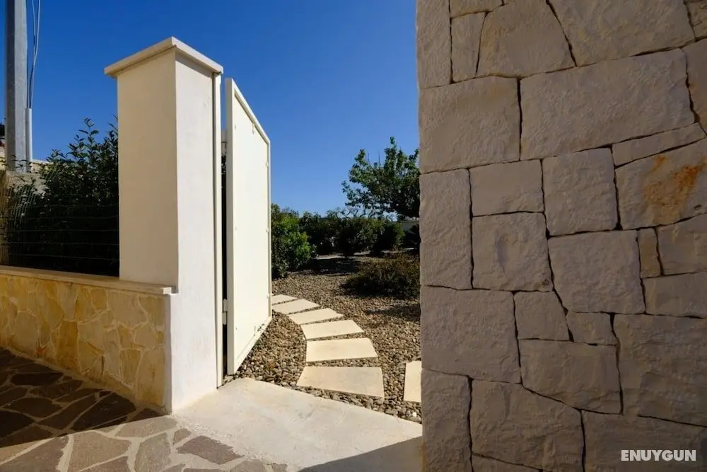 Tenuta con due Abitazioni Indipendenti e Piscina - Oda
