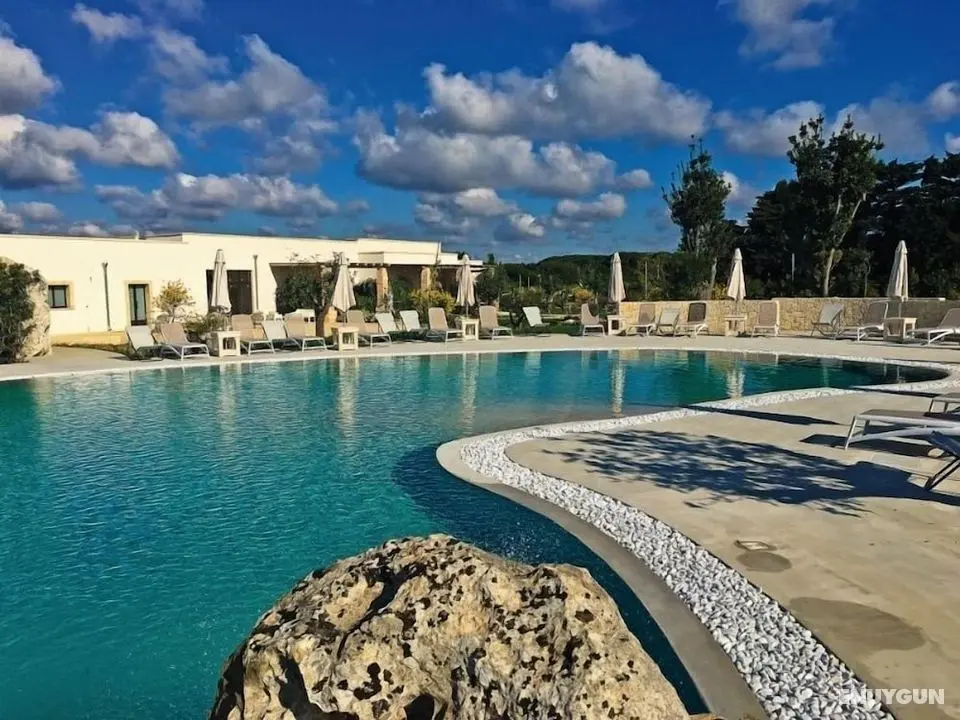 Tenuta Vigna Corallo - Havuz