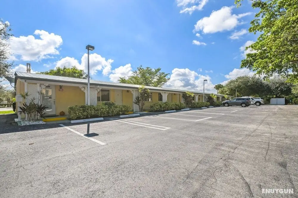 Tequesta Palms Inn - Dış Mekan