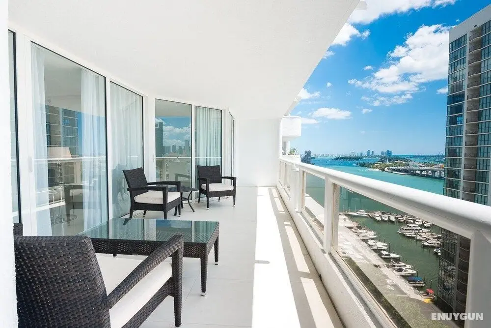 The Terrace on the Bay Close to Miami Beach - Oda Düzeni