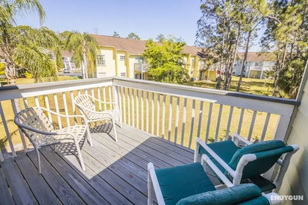 Terry s Royal Palms Condo - Oda