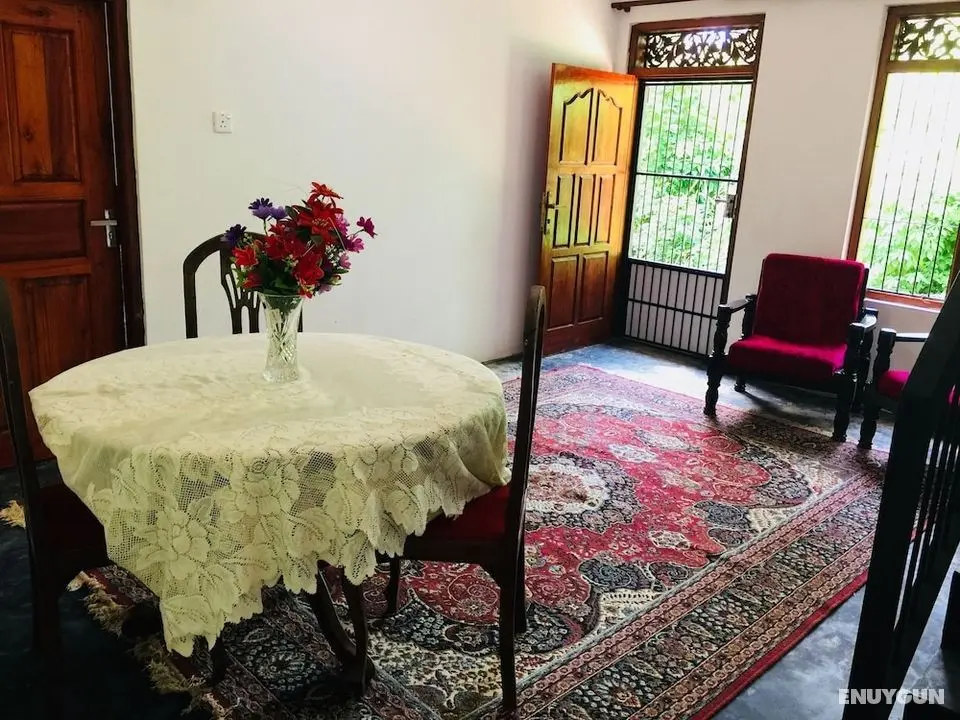 Thaaru Guest - Öne Çıkan Resim