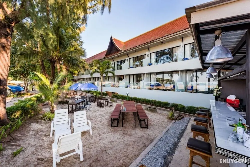 Thai Kamala Beach Front - Dış Mekan