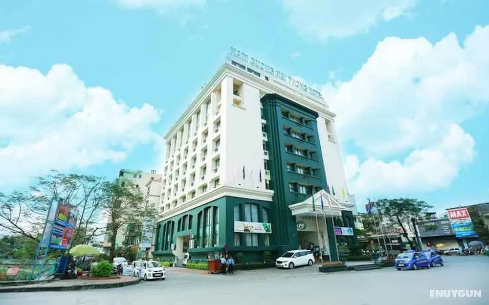 The Tray Hotel - Öne Çıkan Resim