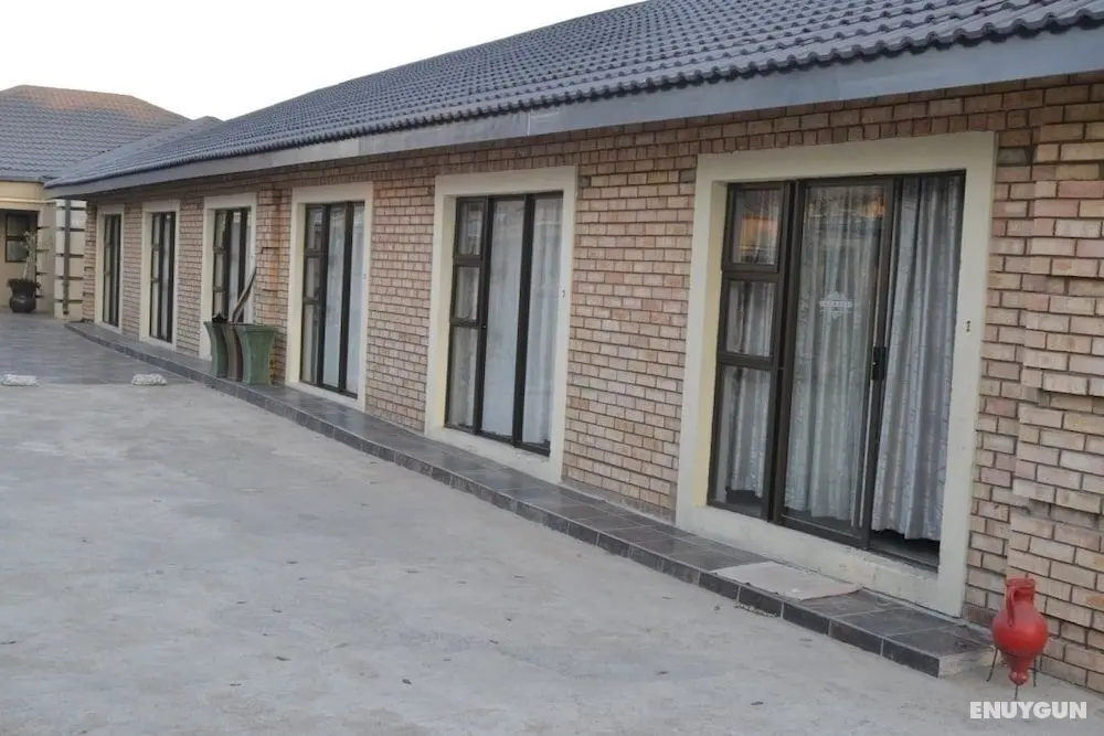 Thembisi Guesthouse - Dış Mekan