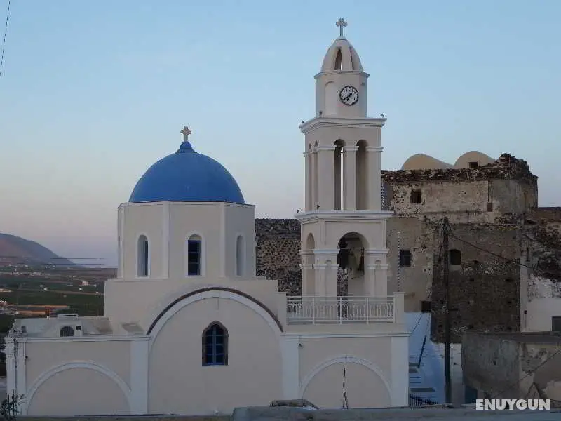 Thira's Dolphin - Genel