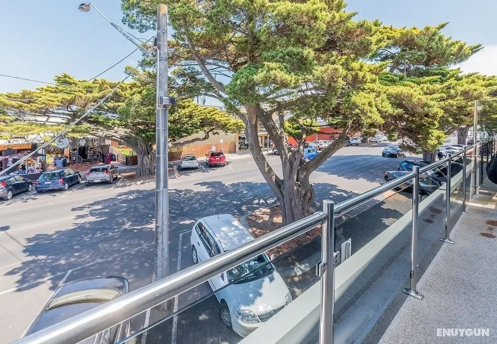 Thompson Avenue Apartments No.1 - Oda Manzaraları
