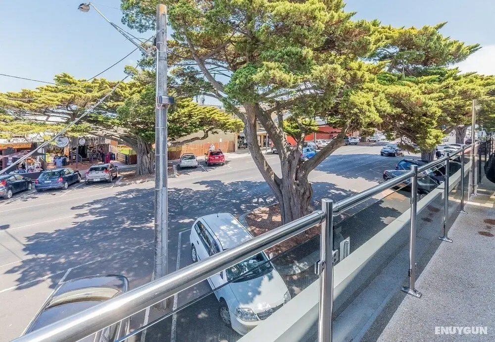 Thompson Avenue Apartments No.2 - Oda Manzaraları