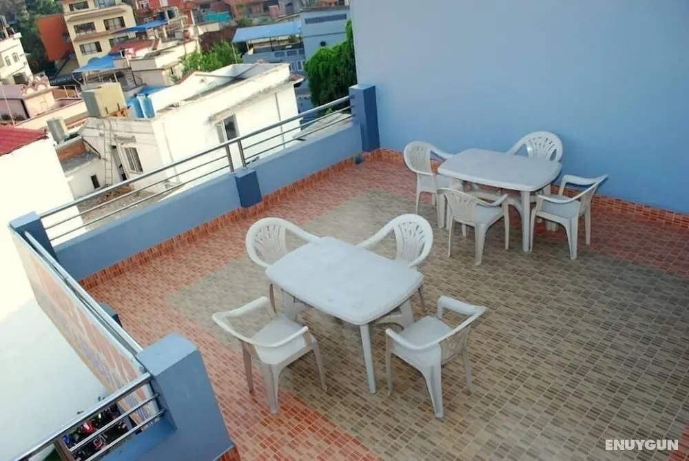 Three Boys Apartment and Guest House - Dış Mekanlar