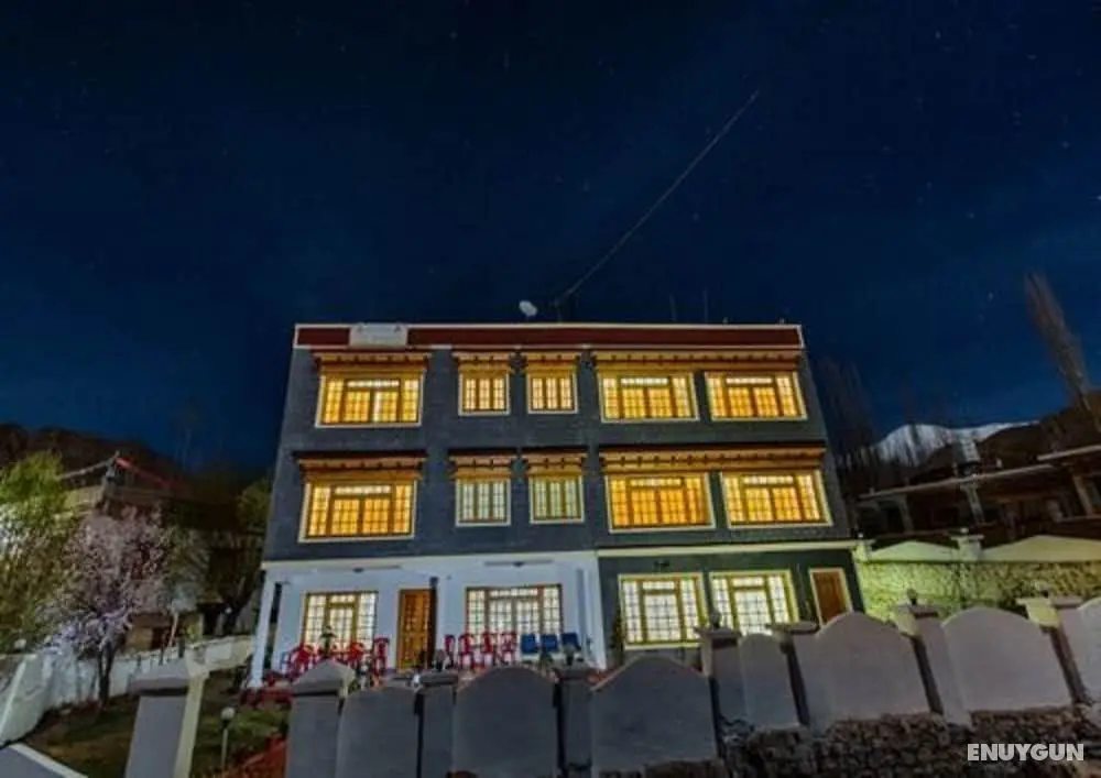 Hotel Three Roses - Öne Çıkan Resim