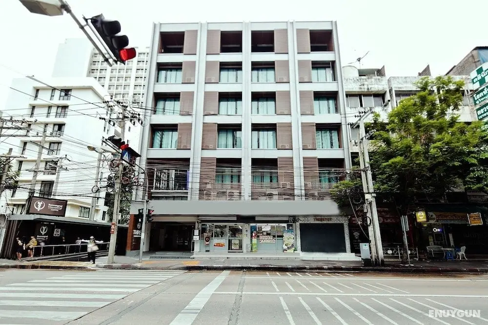 Three Sukhumvit Hotel - Dış Mekan