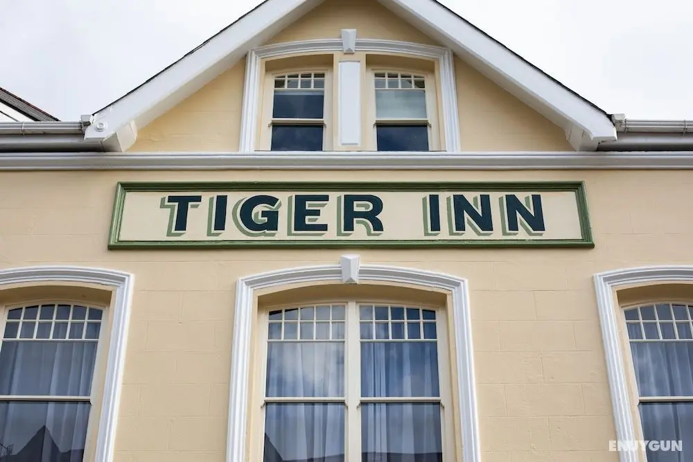 The Tiger Inn - Öne Çıkan Resim