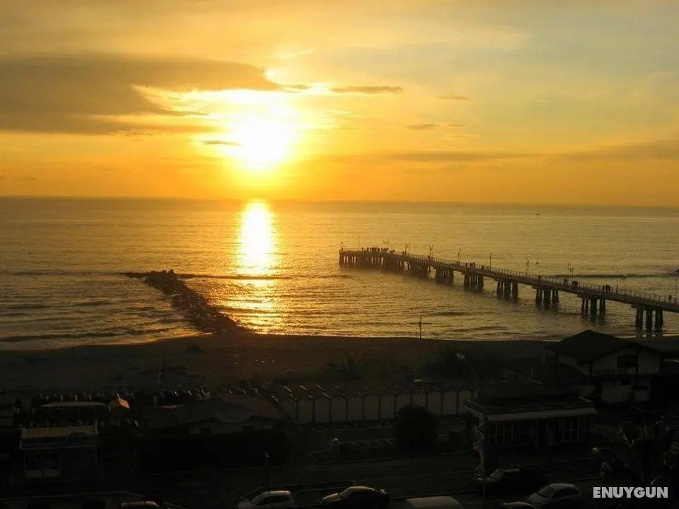 Tirreno Beachfront Apartments - Plaj