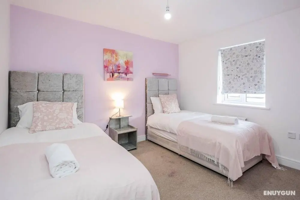 TMS Cheerful 5bdr House! Thurrock! Free Parking! - Öne Çıkan Resim