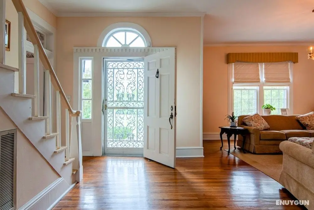 Tolley House - Lobi