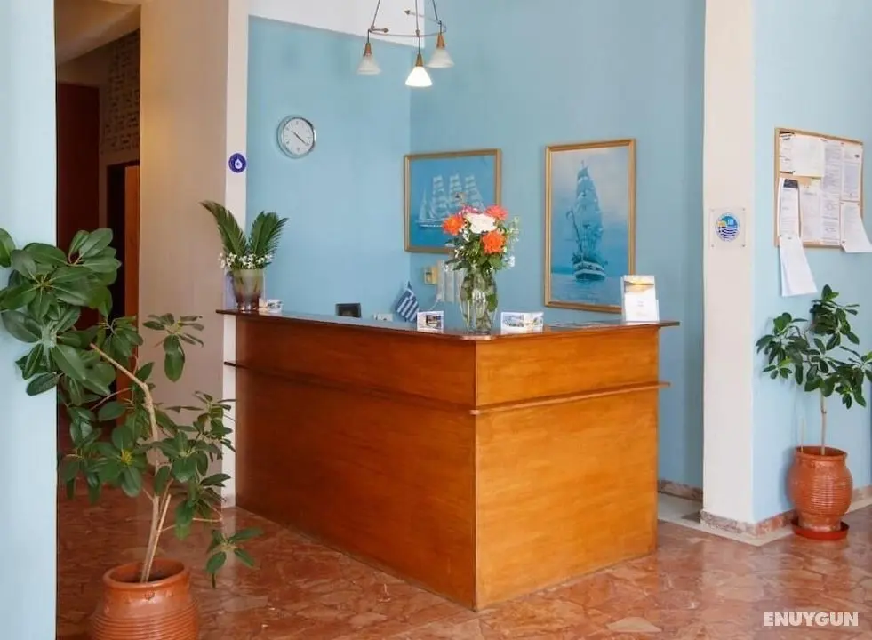 Tolon Beach Hotel - Lobi
