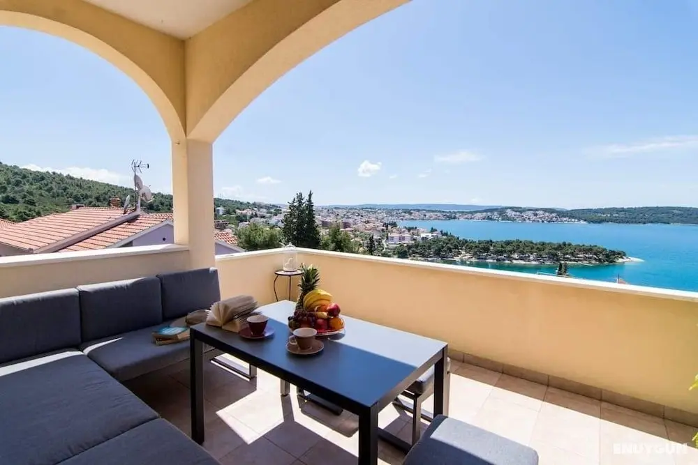 Tom - Panoramic sea View - A1 - Öne Çıkan Resim