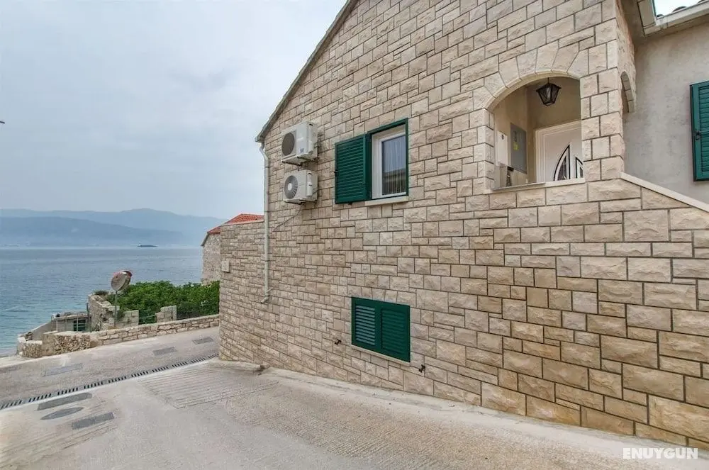 Tonci - 30m From the Beach - A1 - Öne Çıkan Resim