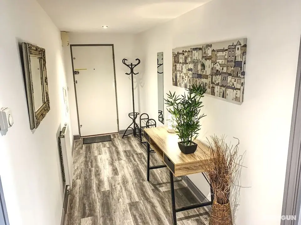 Toothbrush Apartments - 2 bed 2 bath apt - Lobi