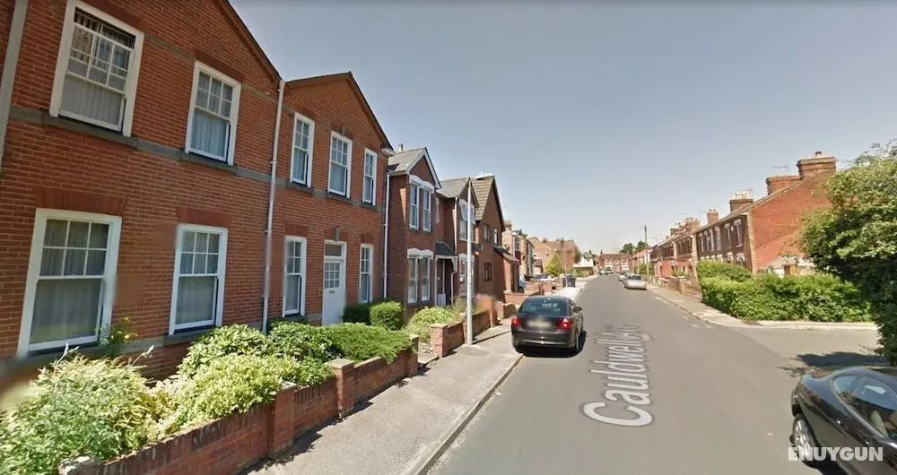 Toothbrush Apartments - Ipswich East - Cauldwell Ave - Oda Manzaraları