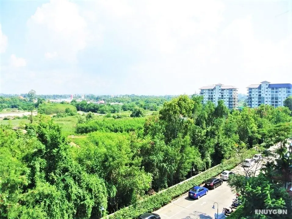 Top Floor Apartment Baan Suan Lalana - Konum Öne Çıkanlar