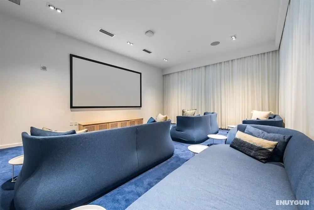 Top Fort Lauderdale Condo 9th Floor - Private and Sanitized, Hotel Amenities, Free Parking for Stays Over 27 Days, 400 ft From the Beach. Hosted by Super Host! - Oda