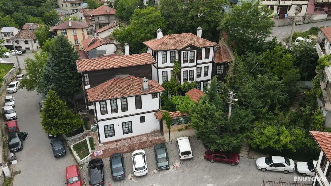 Toprakçılar Konağı - Dış Mekan