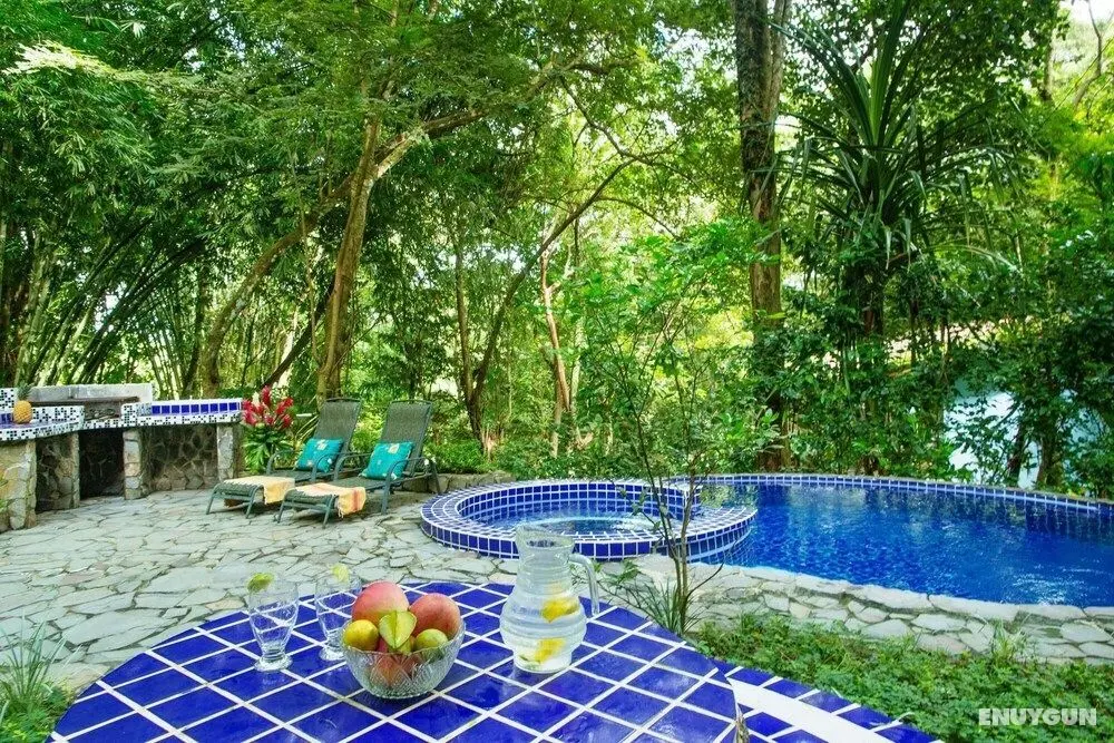 Toucan Villa Family Home w Private Pool Garden AC - Oda