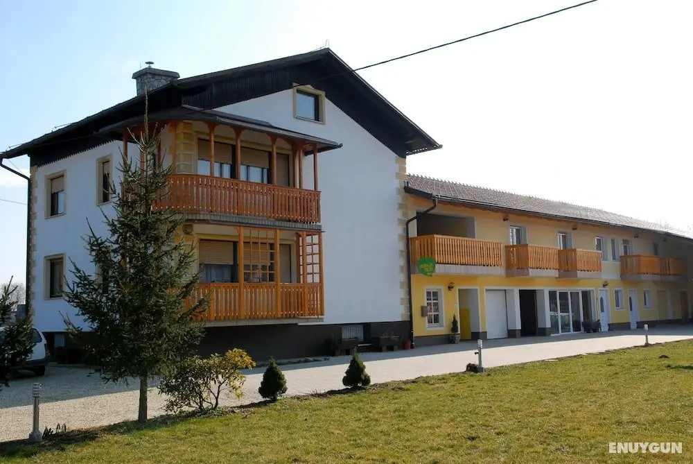 Tourist farm and beekeeping Salamun - Öne Çıkan Resim